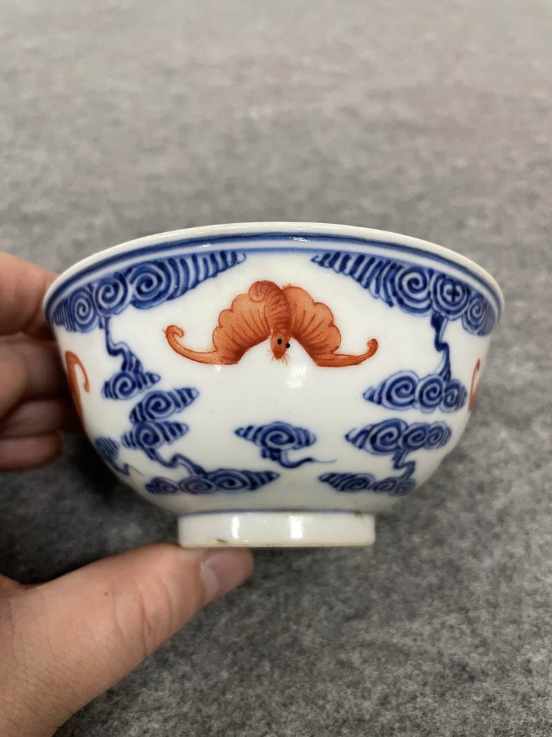 清光绪 青花矾红洪福齐天图杯、碗、盖碗、盘、匙八十三只 - 图120