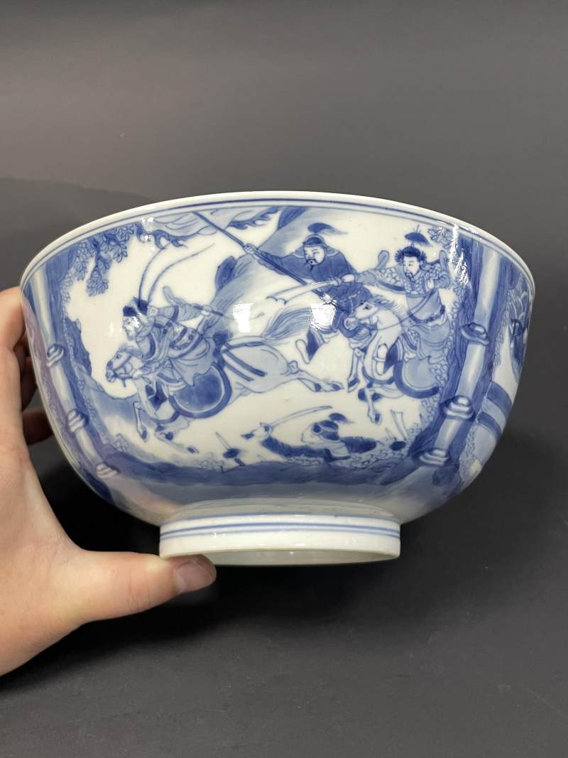 清康熙 青花西厢记人物故事图大碗 - 图4