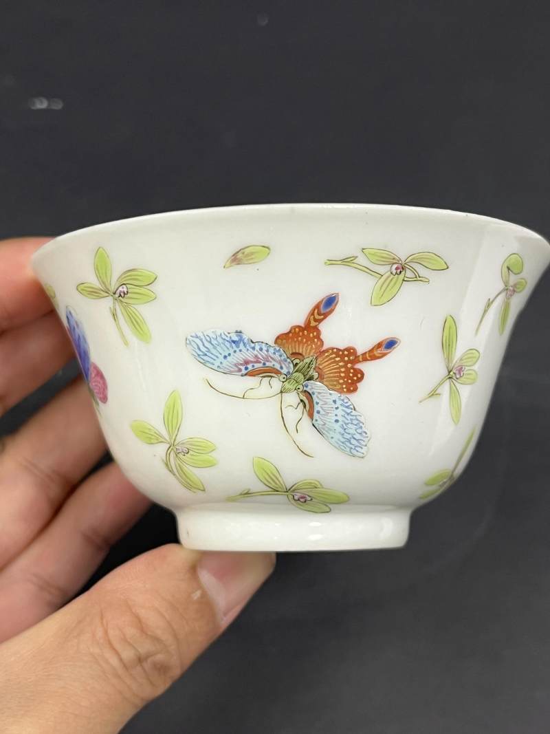 清道光 粉彩花蝶纹茶圆一对 - 图7