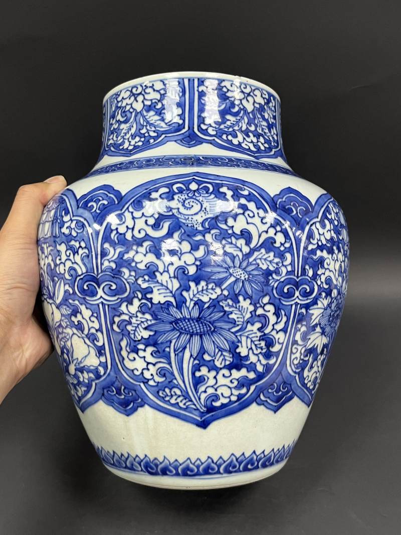 清康熙 青花缠枝莲杂宝纹罐 - 图4