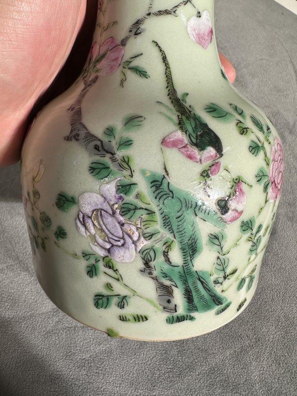 清中期 豆青粉彩花鸟摇铃尊 - 图4