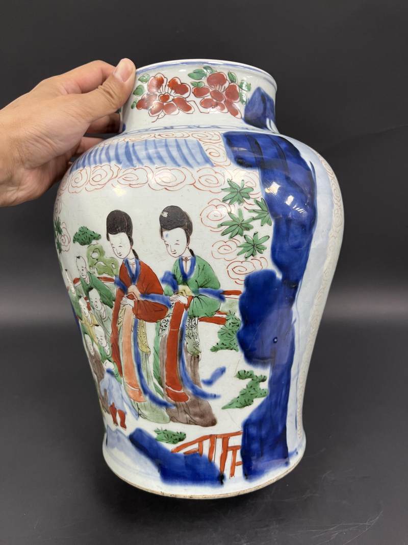清顺治 青花五彩四妃十六子图将军罐 - 图6