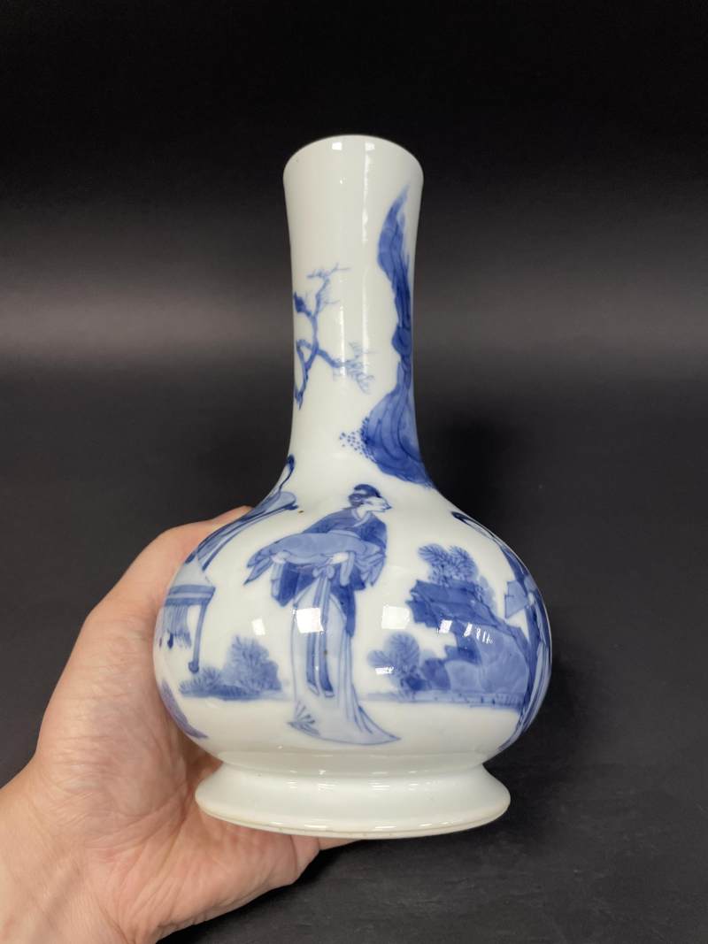 清康熙 青花四美图瓶 - 图3