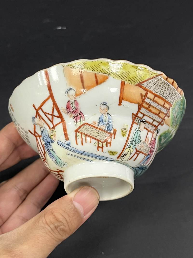 清道光 粉彩耕织诗文花口折腰碗 - 图3
