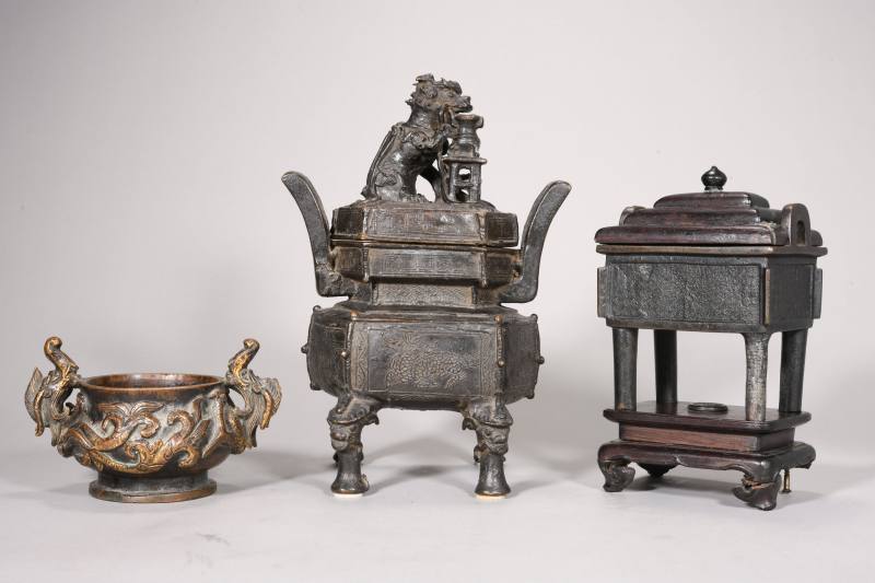 明 铜麒麟纹朝冠耳炉、龙耳炉、四方鼎式炉各一件 - 图2