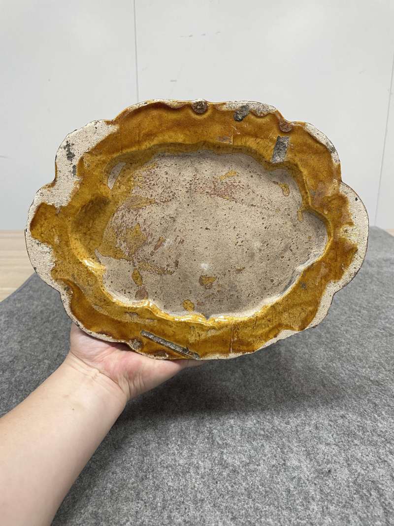 清 珐华鱼化龙纹海棠形狮耳大尊 - 图22
