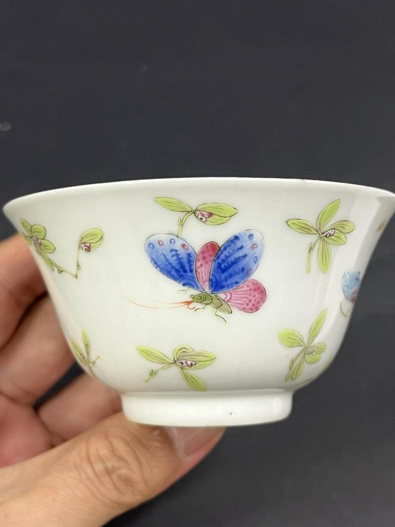 清道光 粉彩花蝶纹茶圆一对 - 图9