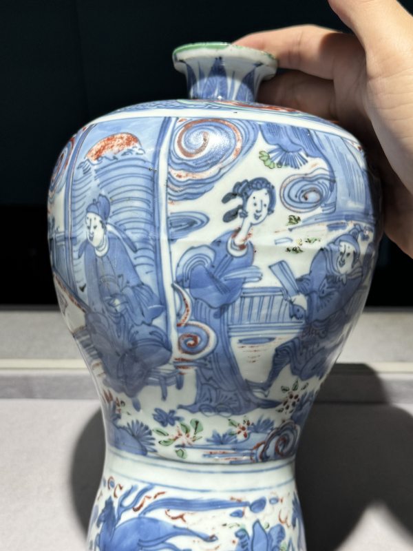 明万历 青花五彩人物故事图梅瓶 - 图34