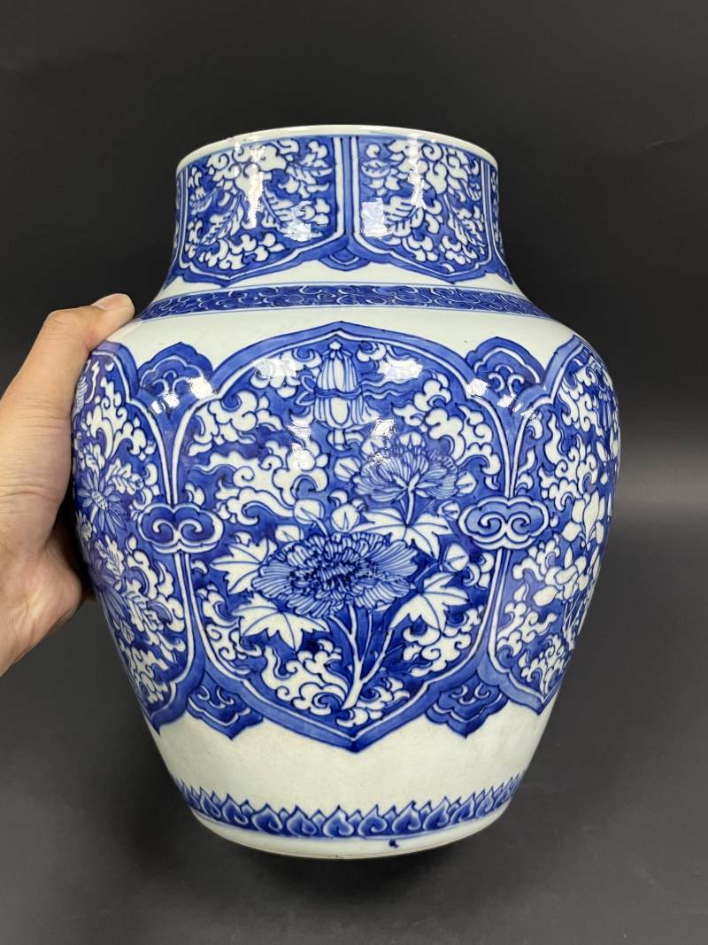 清康熙 青花缠枝莲杂宝纹罐 - 图5