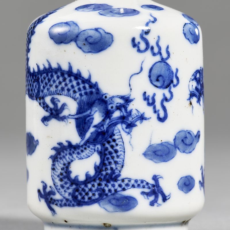 清 青花龙纹鼻烟壶 - 图8