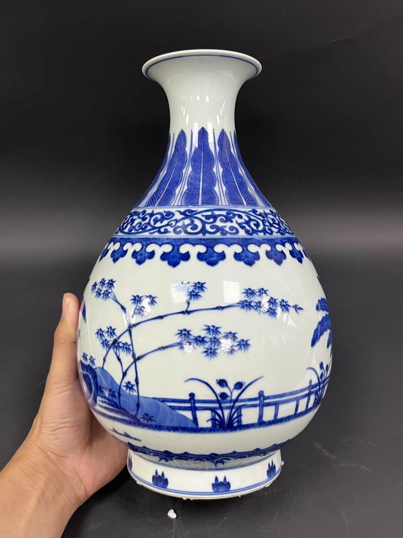 清同治 青花竹石芭蕉图玉壶春瓶 - 图3