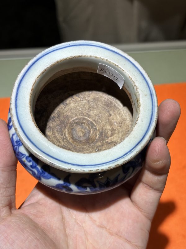 元 青花缠枝莲纹鬲式炉 - 图7