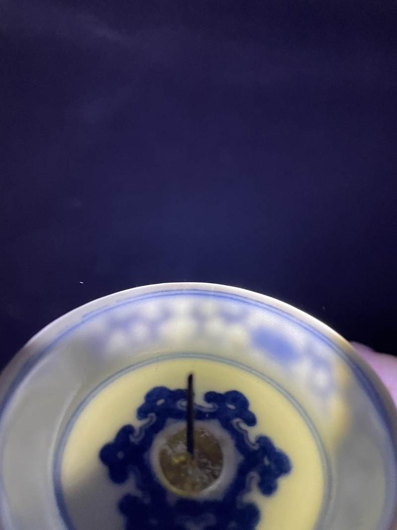清道光 青花缠枝莲托八宝纹烛台 - 图16