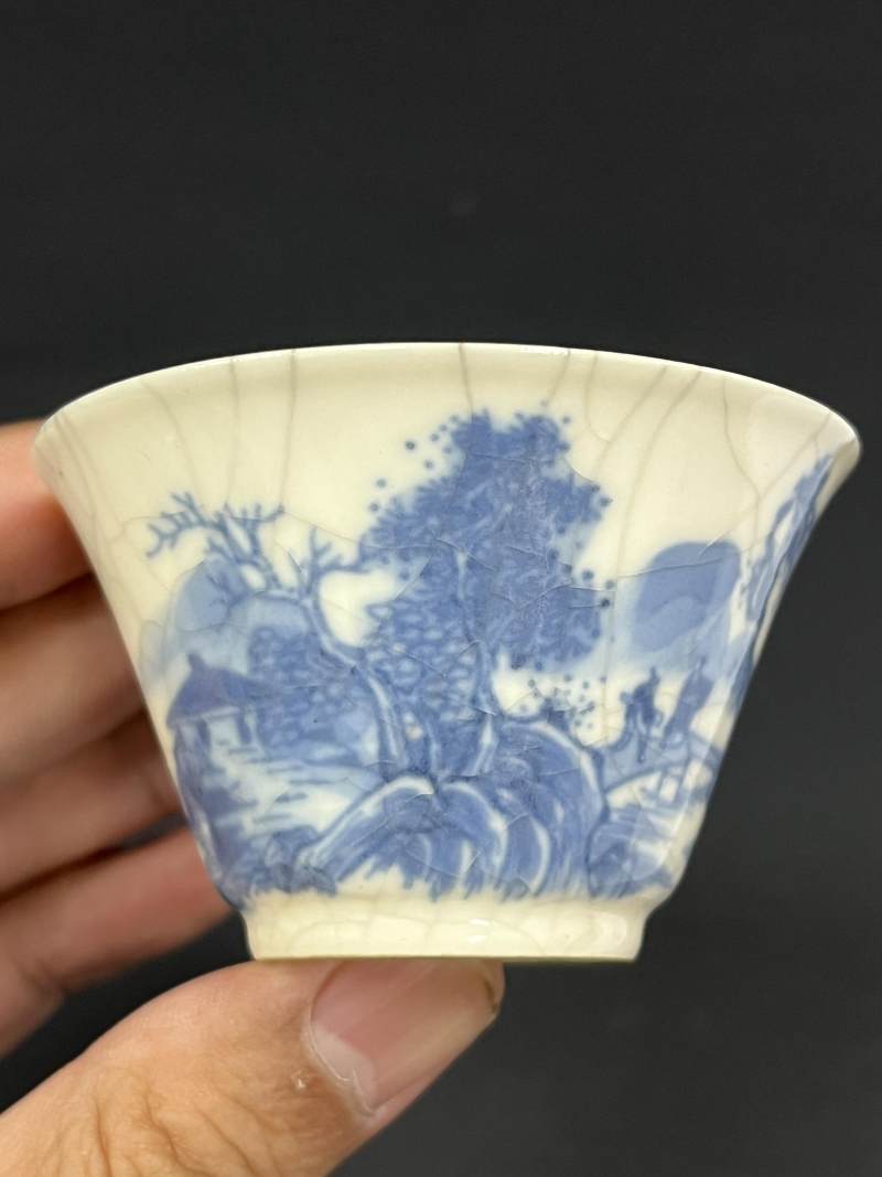 清雍正 浆胎青花山水人物纹马蹄杯 - 图3