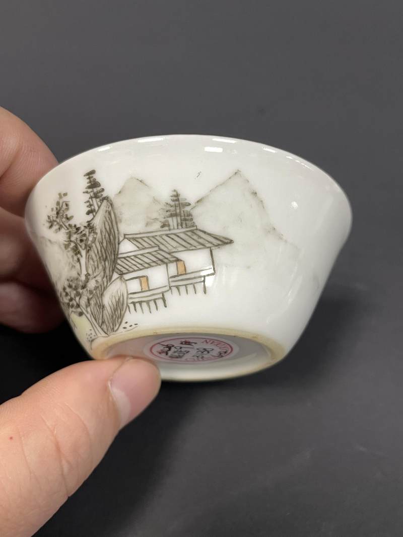 清乾隆 粉彩山水纹马蹄套杯六只 - 图25