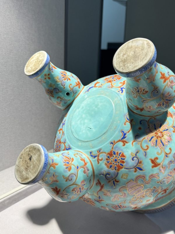 清道光 松石绿地洋彩描金莲托八宝纹朝冠耳炉（或为孤例） - 图31