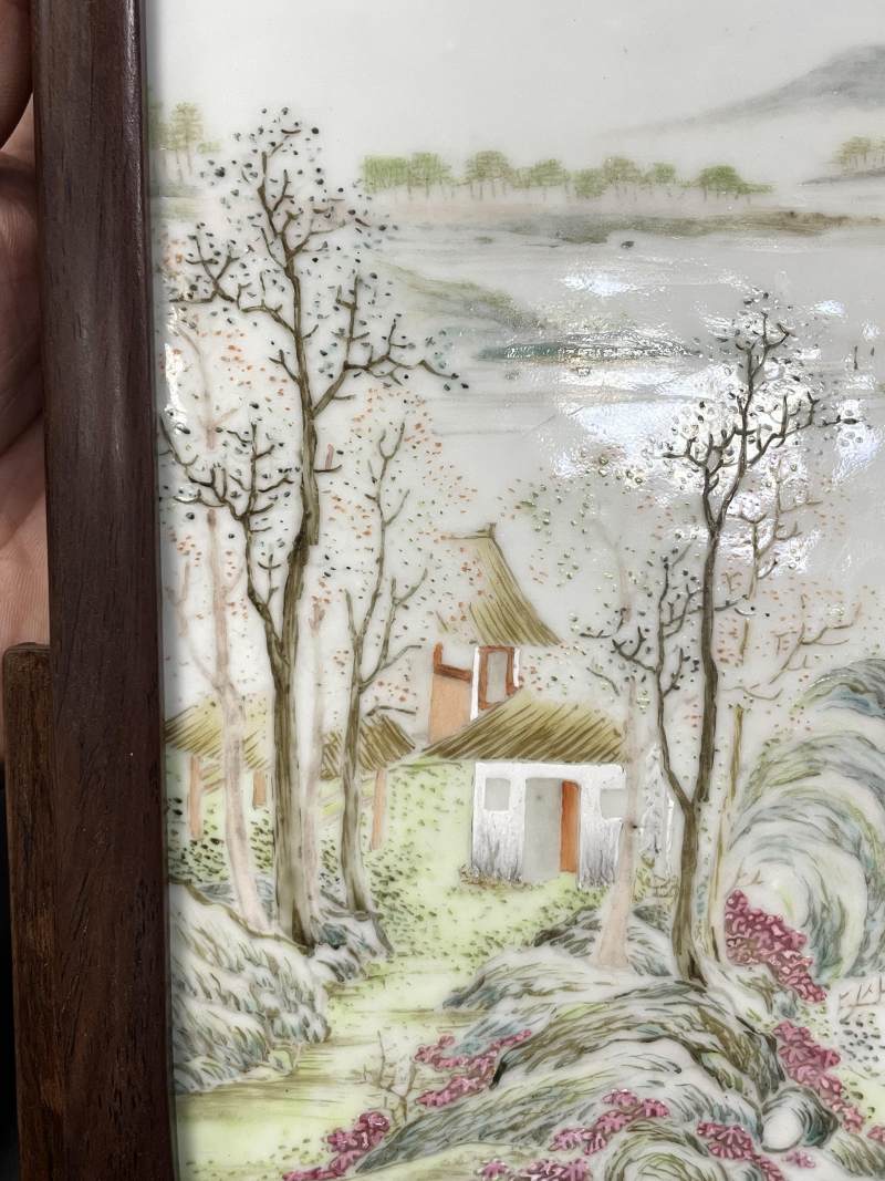 清乾隆 浅绛风格粉彩山水纹瓷板插屏 - 图4
