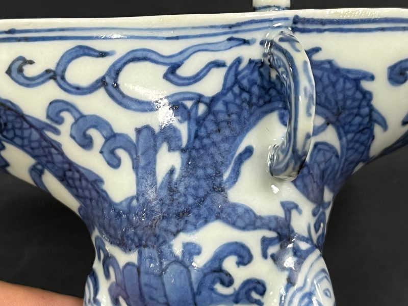 明嘉靖 青花云龙纹爵杯 - 图10