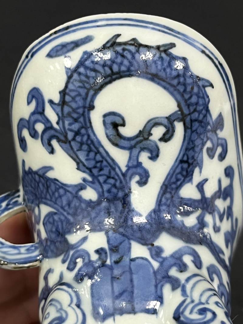 明嘉靖 青花云龙纹爵杯 - 图11
