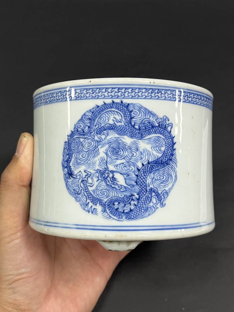 清康熙 青花团龙纹筒式炉 - 图2