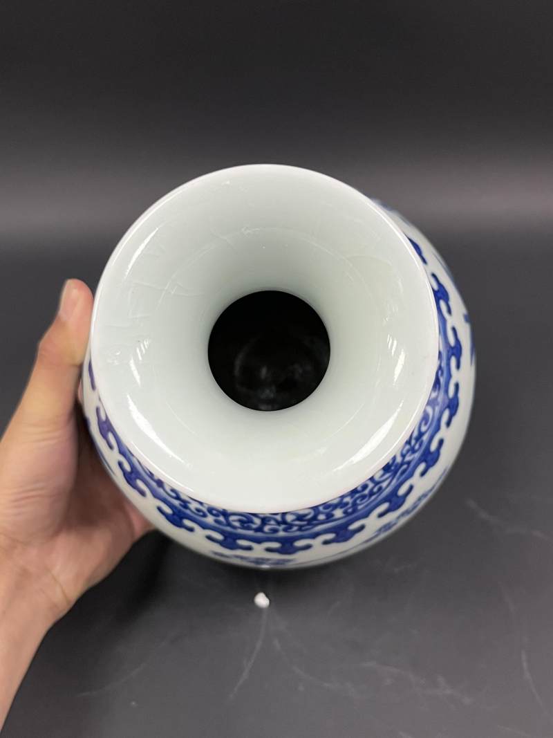 清同治 青花竹石芭蕉图玉壶春瓶 - 图6