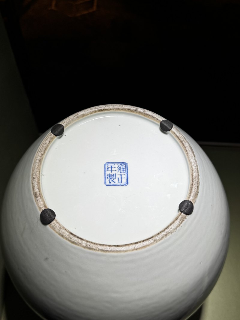 民国 粉彩瑞桃三多纹天球瓶 - 图32