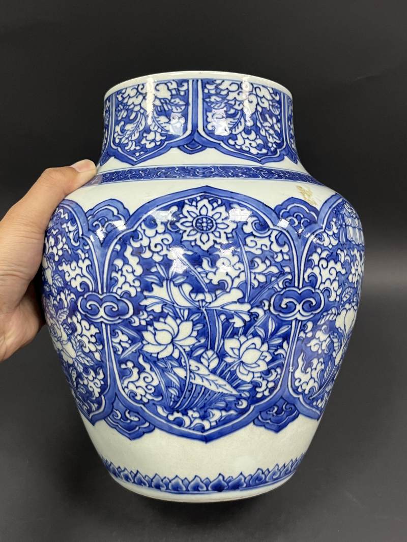 清康熙 青花缠枝莲杂宝纹罐 - 图8