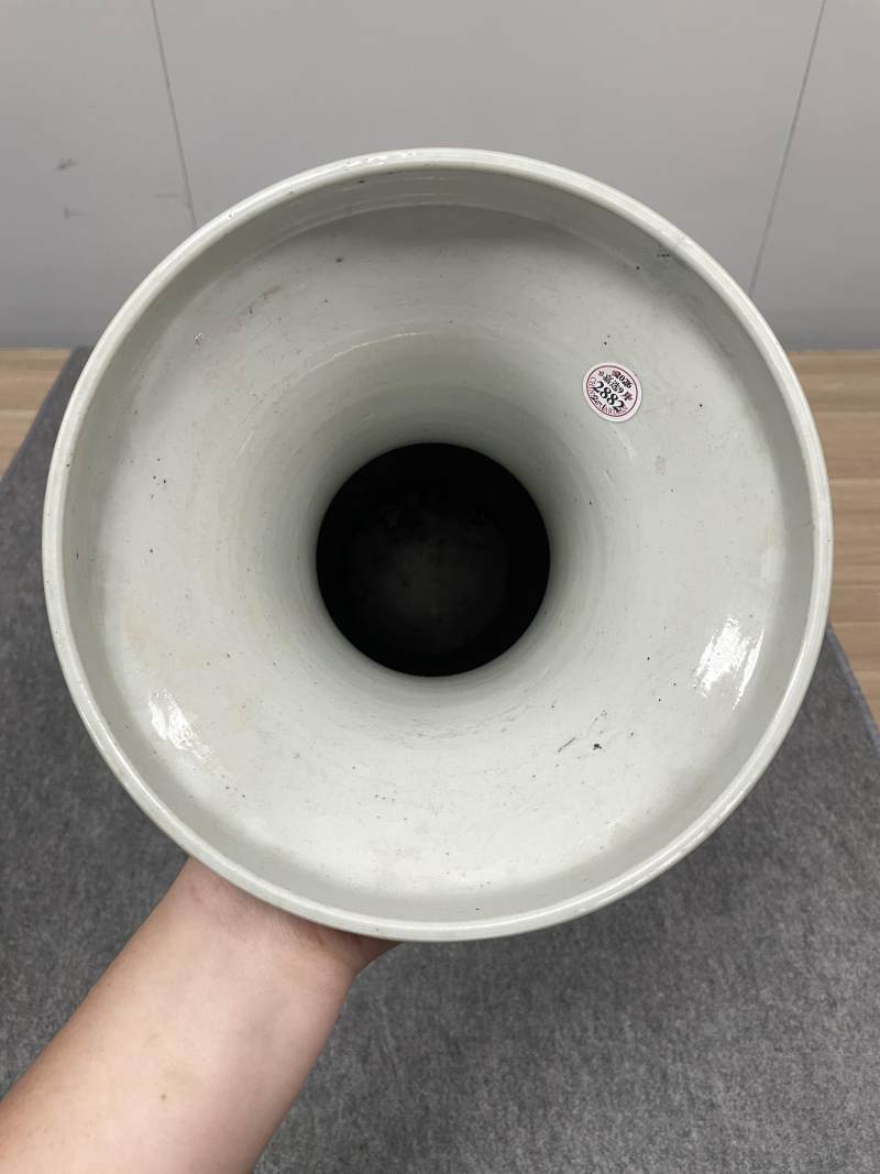 清中期 青釉青花堆白螭龙灵芝纹螭耳大瓶一对 - 图6