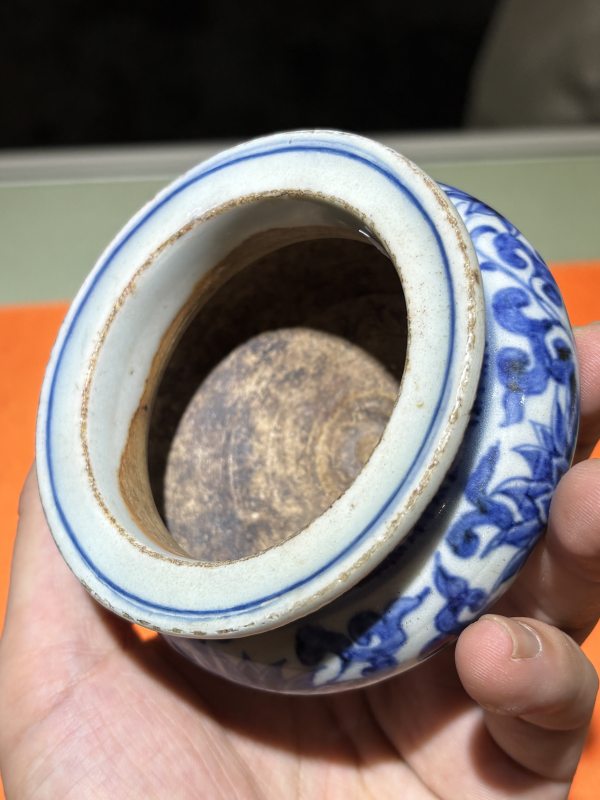 元 青花缠枝莲纹鬲式炉 - 图8