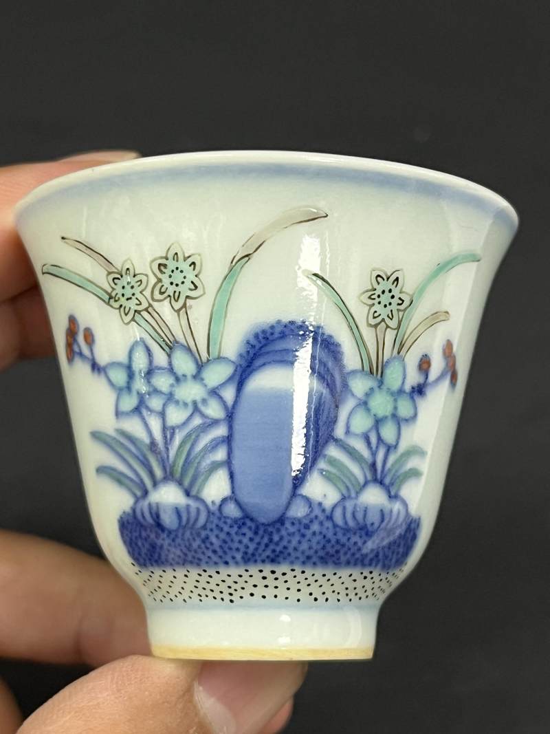 清晚期 斗彩洞石水仙纹杯 - 图4