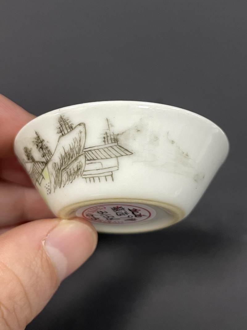 清乾隆 粉彩山水纹马蹄套杯六只 - 图7