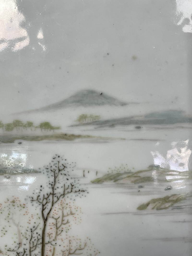 清乾隆 浅绛风格粉彩山水纹瓷板插屏 - 图8