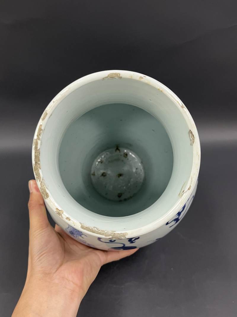 清雍正 青花云龙纹橄榄尊 - 图8