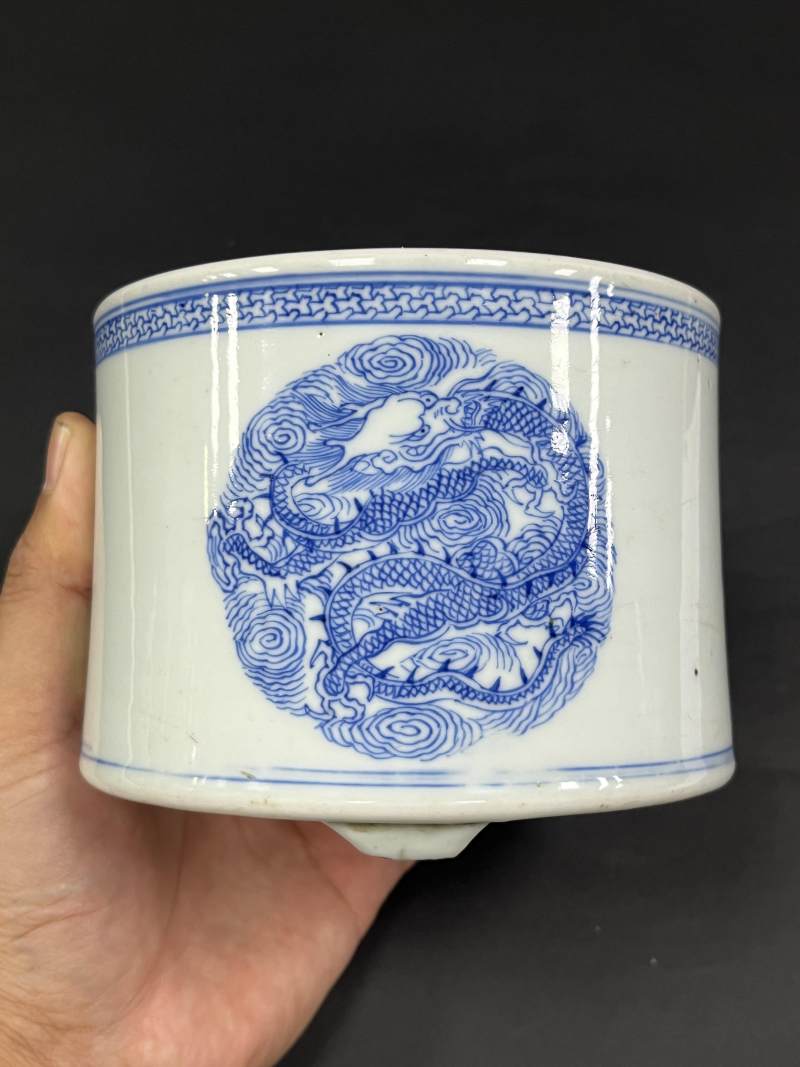 清康熙 青花团龙纹筒式炉 - 图3