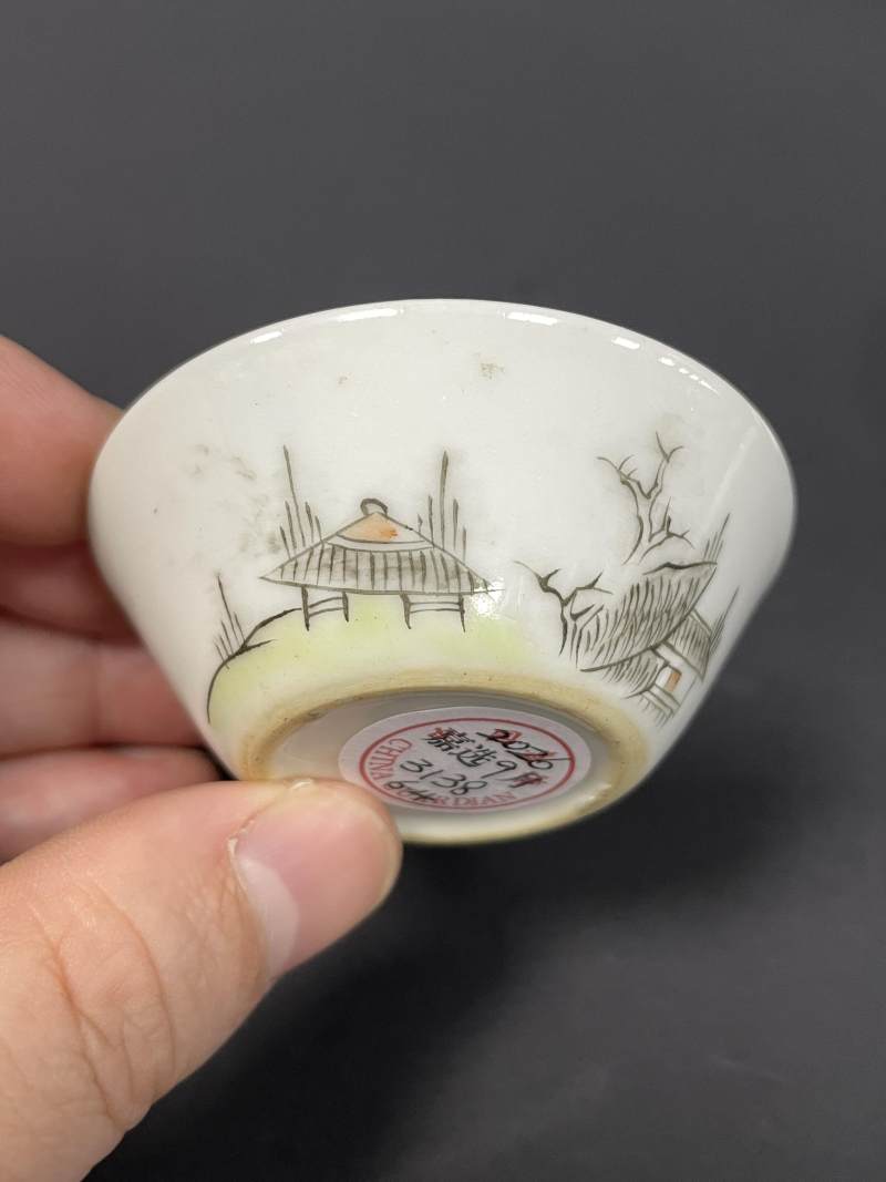 清乾隆 粉彩山水纹马蹄套杯六只 - 图11