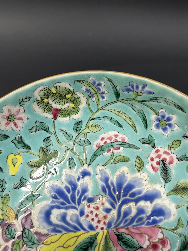 清乾隆 松石绿地粉彩花卉纹盘 - 图7