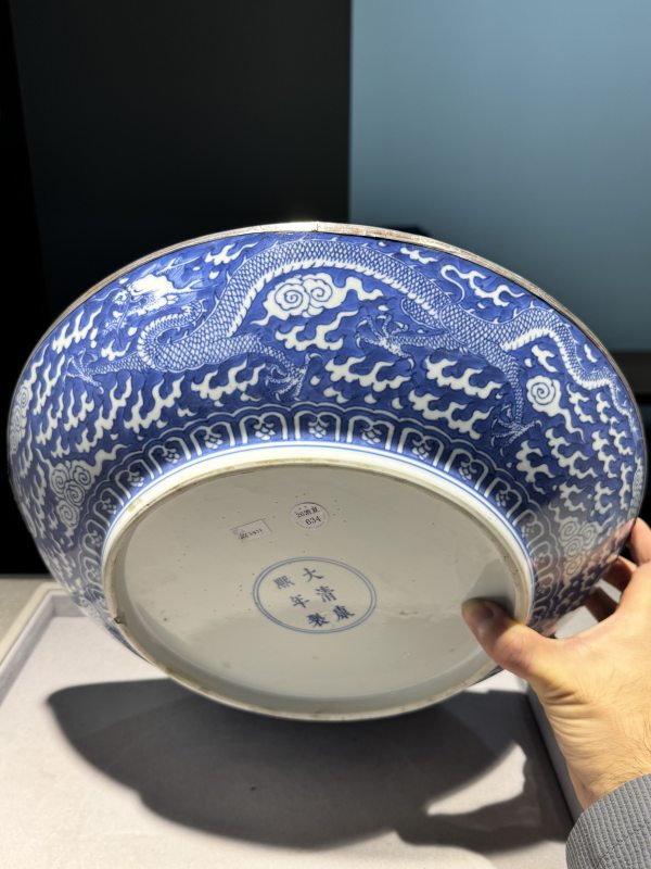 清康熙 青花留白云龙赶珠纹大盘 - 图22