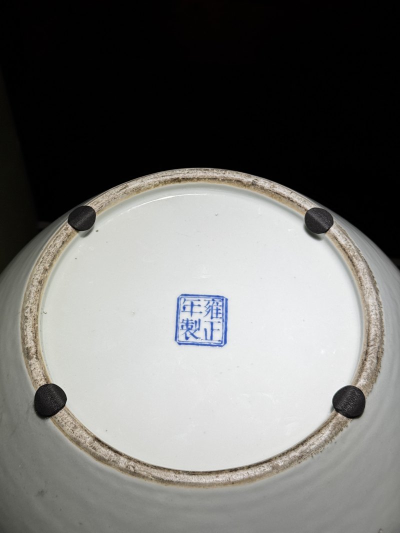 民国 粉彩瑞桃三多纹天球瓶 - 图33