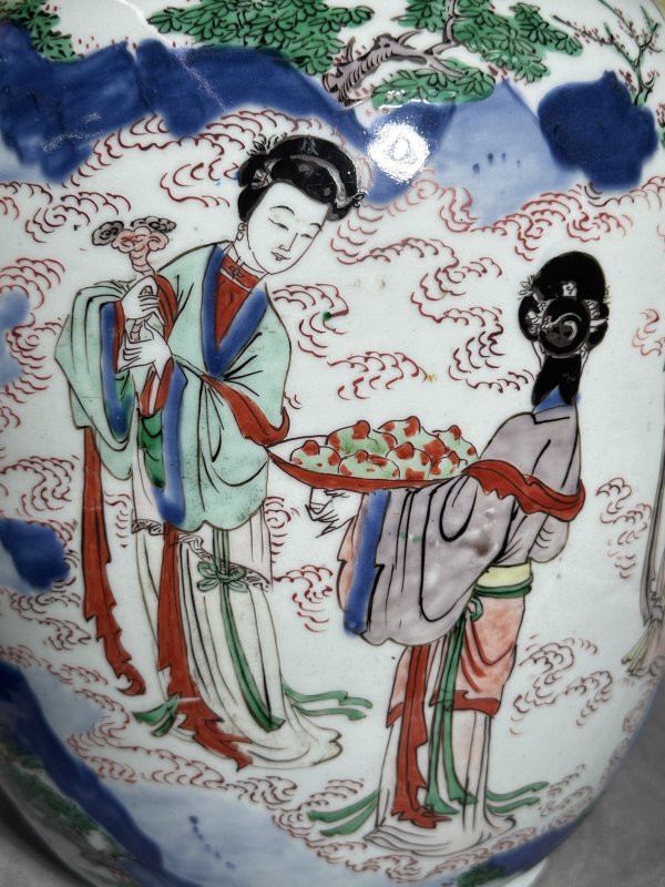 清康熙 青花五彩宫苑仕女图罐 - 图9