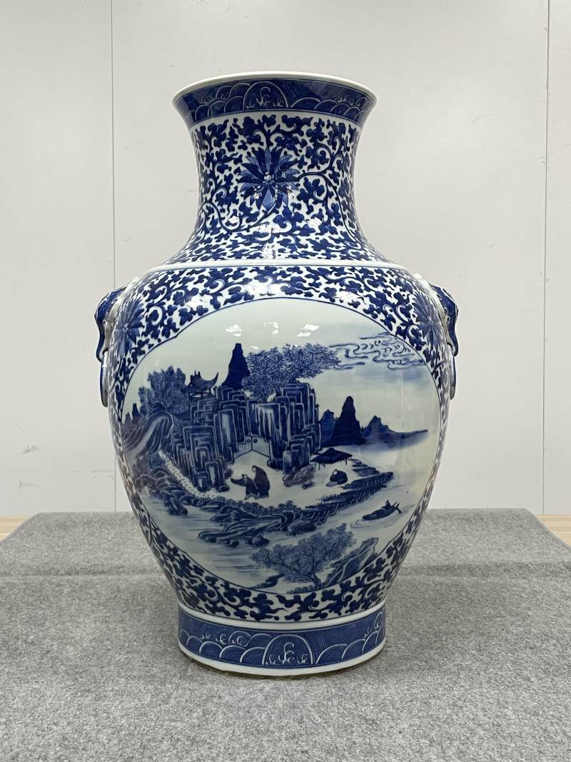 清晚期 青花缠枝莲开光山水人物纹铺首尊 - 图2