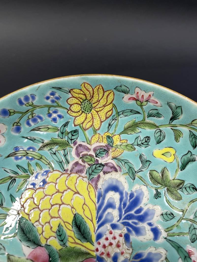 清乾隆 松石绿地粉彩花卉纹盘 - 图8