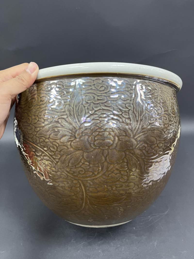 清康熙 紫金釉凸花缠枝莲纹缸 - 图6