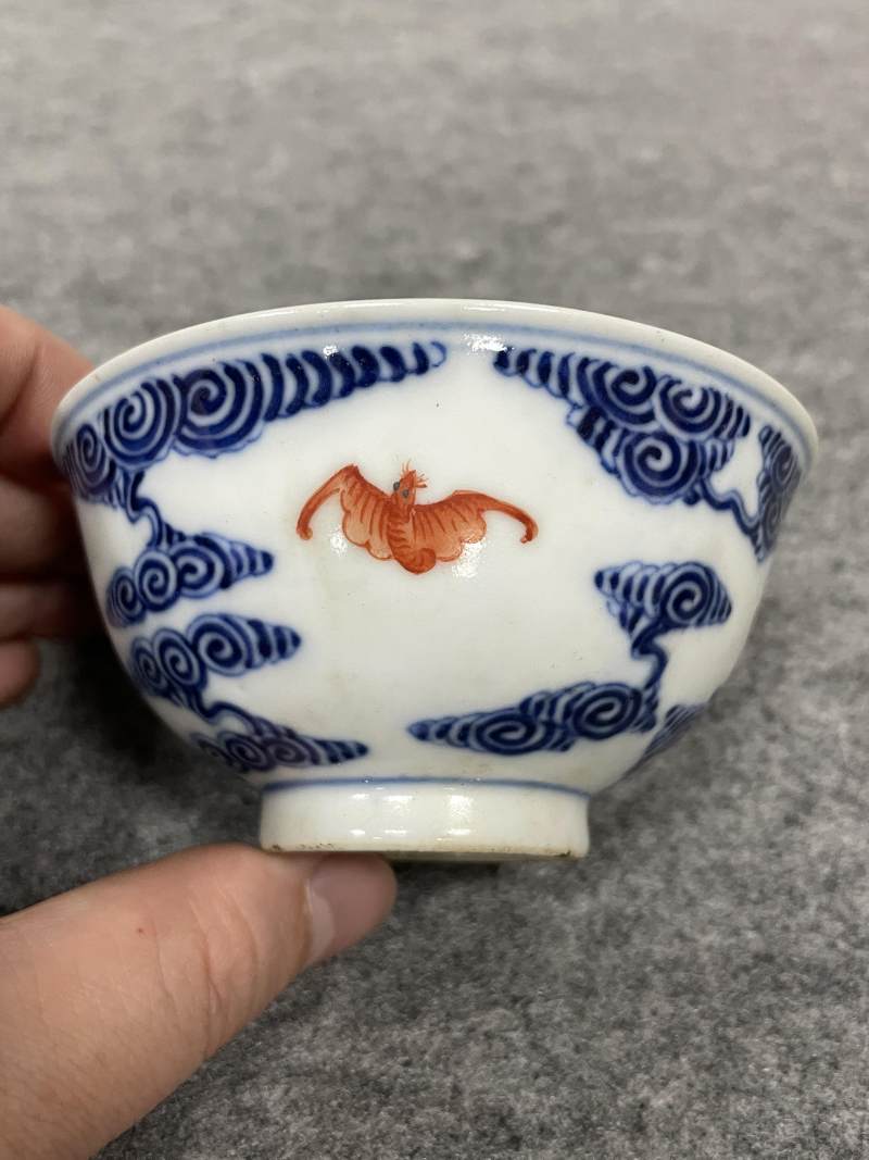 清光绪 青花矾红洪福齐天图杯、碗、盖碗、盘、匙八十三只 - 图44