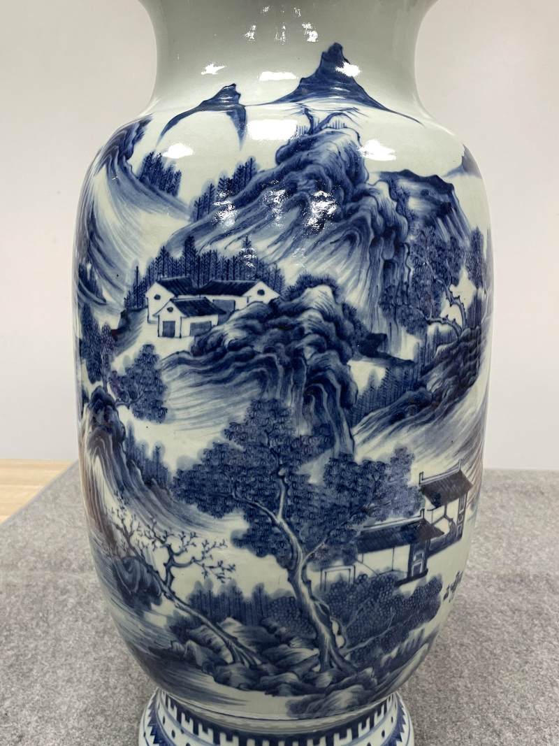 清中期 青花山水人物纹大灯笼瓶一对 - 图23