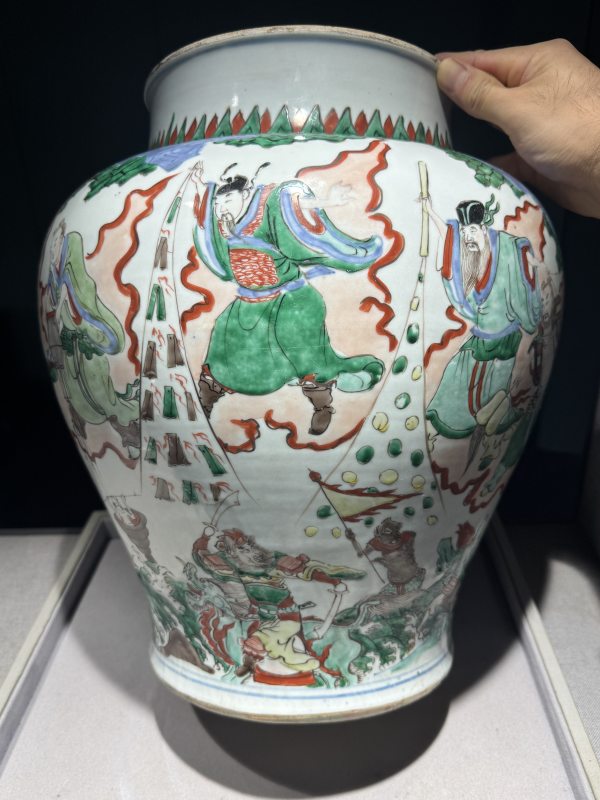 清康熙 青花五彩八仙闹海图大盖罐 - 图13