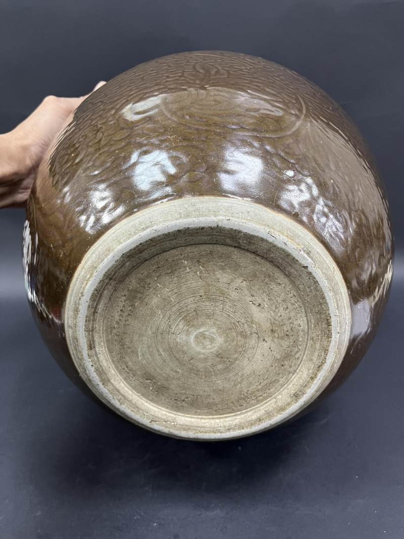 清康熙 紫金釉凸花缠枝莲纹缸 - 图7