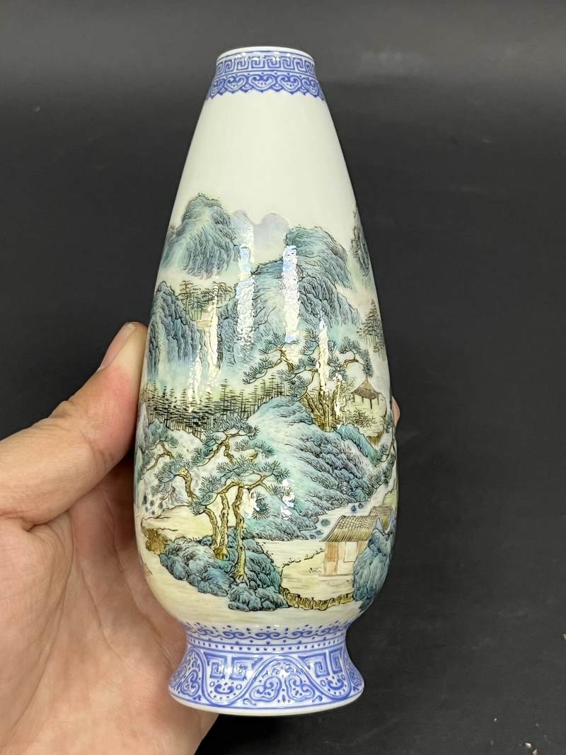 民国 粉彩山水人物纹瓶一对 - 图14