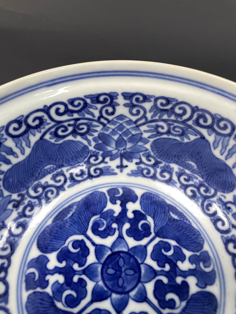 清宣统 内青花外粉彩荷塘图碗 - 图11