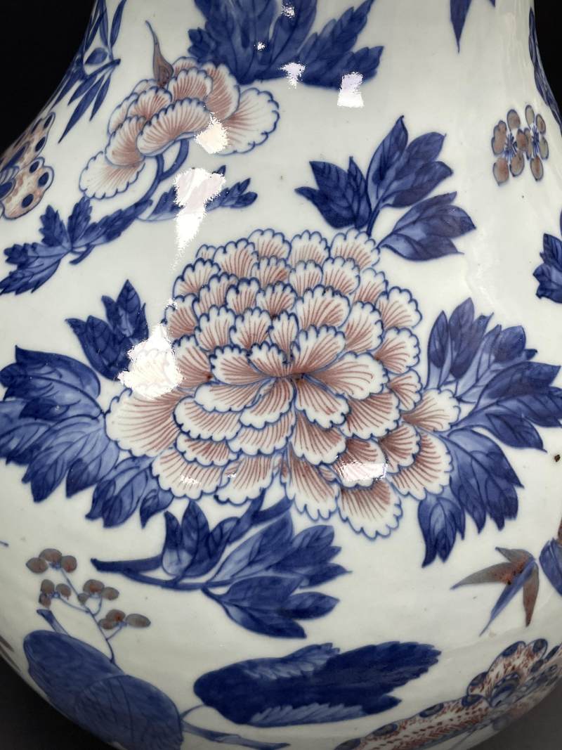 清乾隆 青花釉里红蝶恋花图天球瓶 - 图14