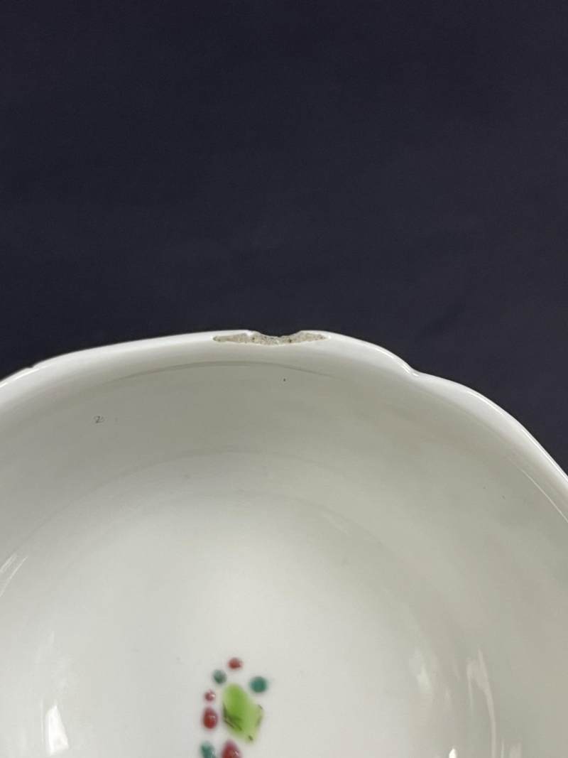 清雍正 粉彩水浒传人物故事图花口杯盏 - 图8